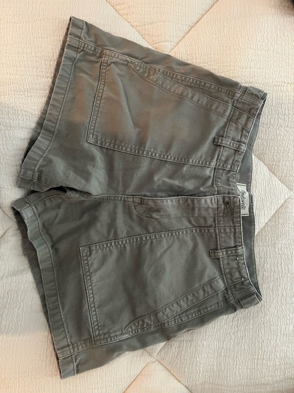 Madewell Olive Utility Pocket Shorts - Khaki Green